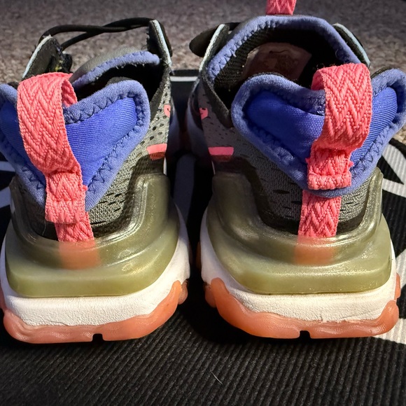 Nike D/MS/X React Vision Trainers- Smoke Grey/ Pink - Picture 4 of 6